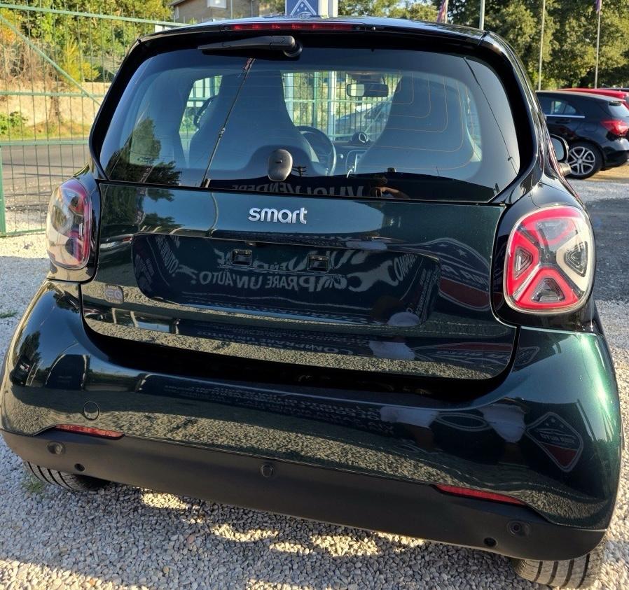 
								SMART EQ FORTWO full									