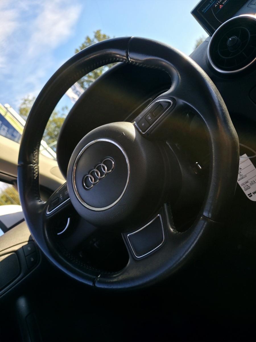 
								AUDI A1 SPORTBACK full									