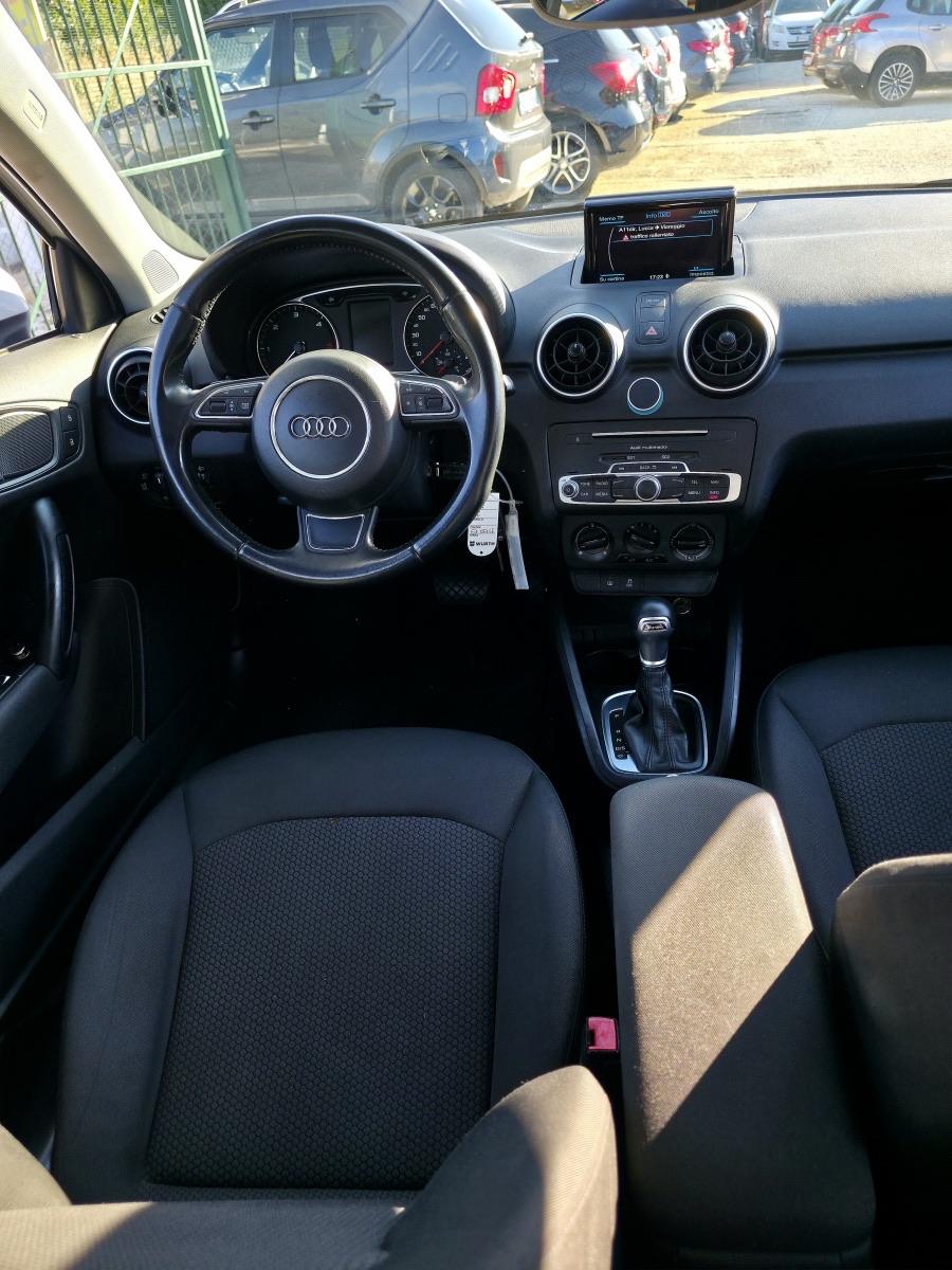 
								AUDI A1 SPORTBACK full									