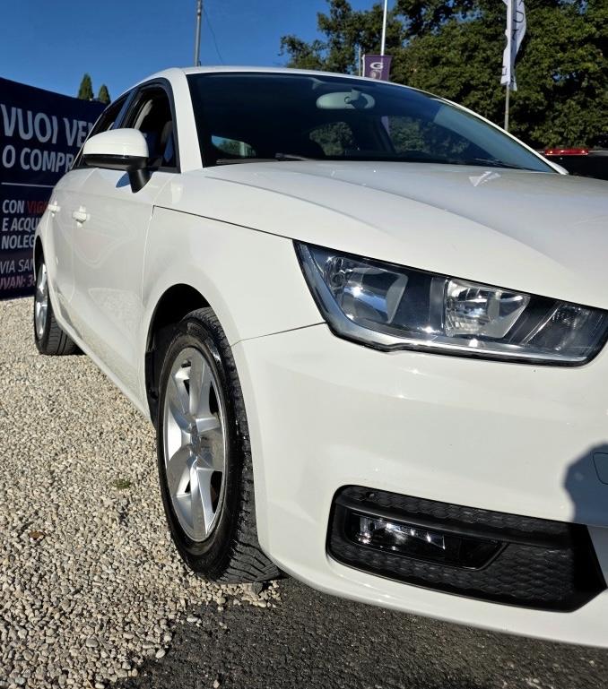 
								AUDI A1 SPORTBACK full									