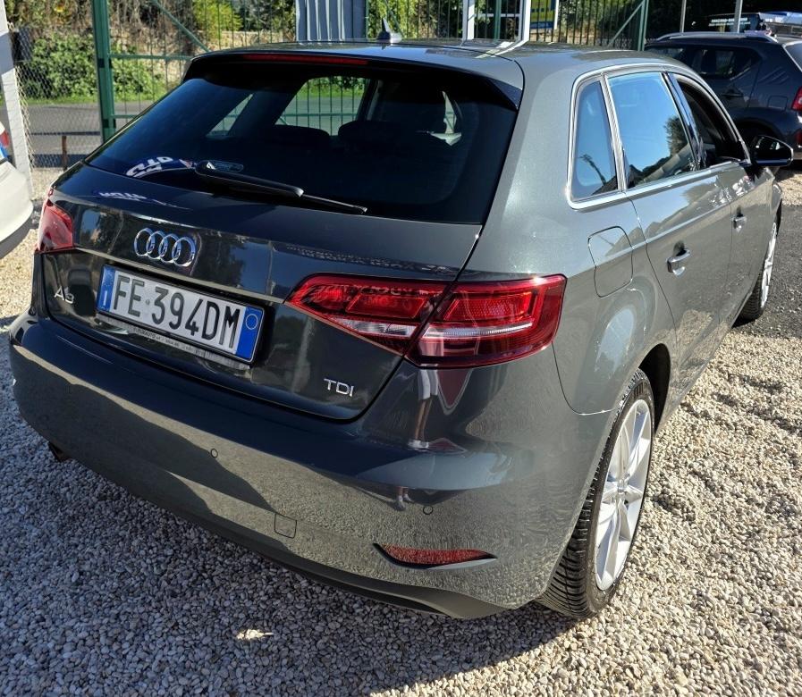 
								AUDI A3 SPORTBACK 2016 full									