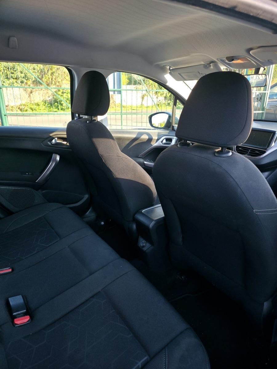 
								PEUGEOT 2008 PURETECH full									