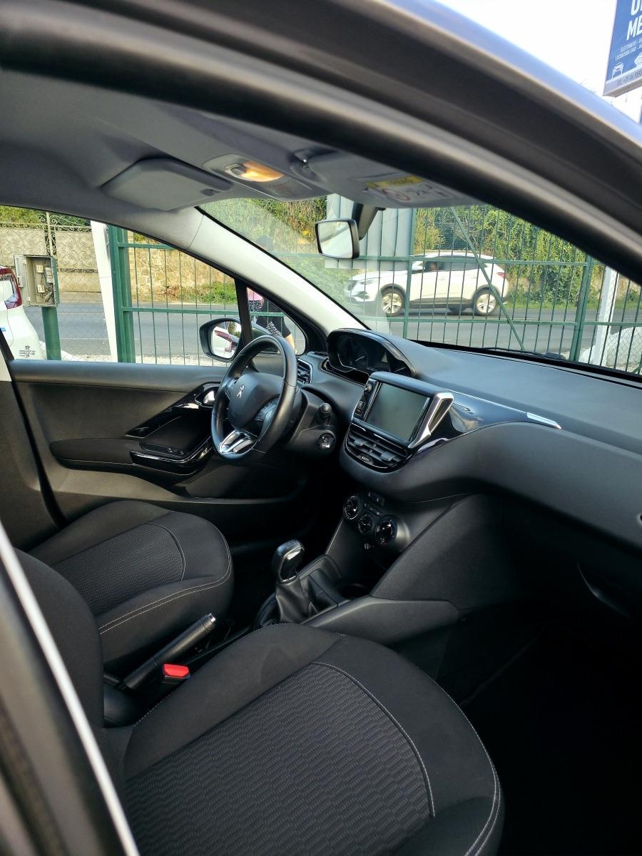
								PEUGEOT 208 1.2 PURETECH full									