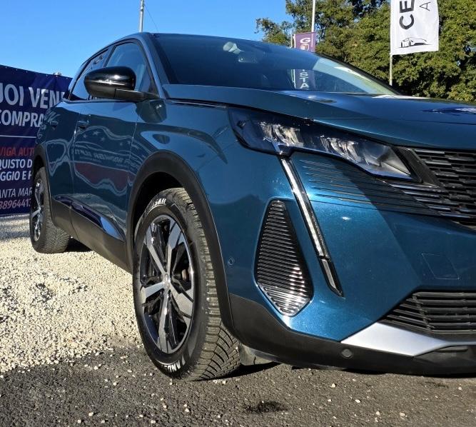 
								PEUGEOT 3008 PURETECH full									