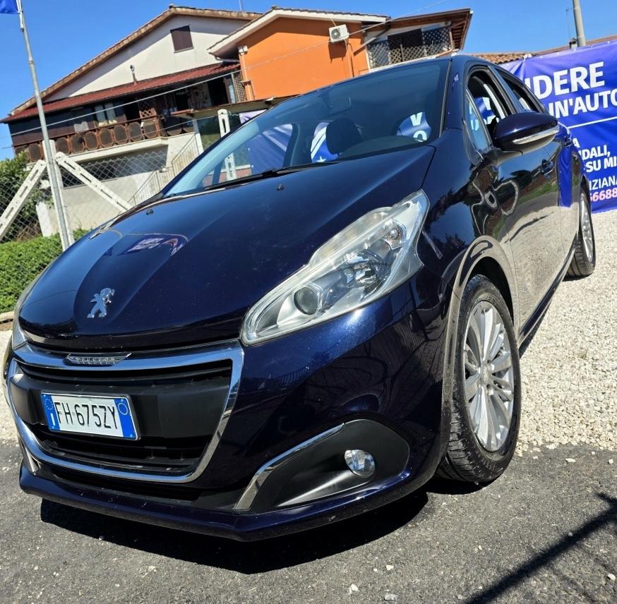 
								Peugeot 208 Allure full									