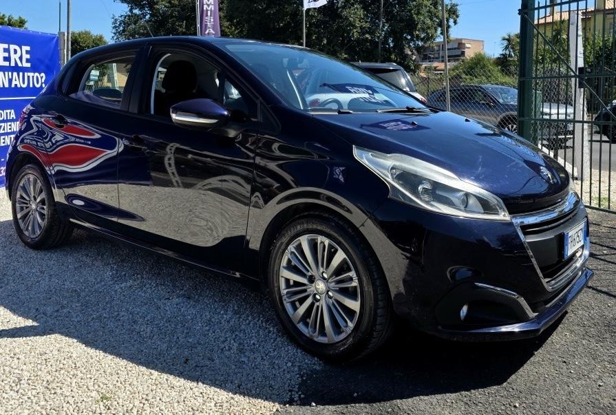 
								Peugeot 208 Allure full									