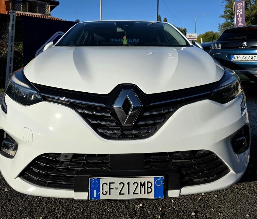 
								RENAULT CLIO E-TECH FULL HYBRID full									