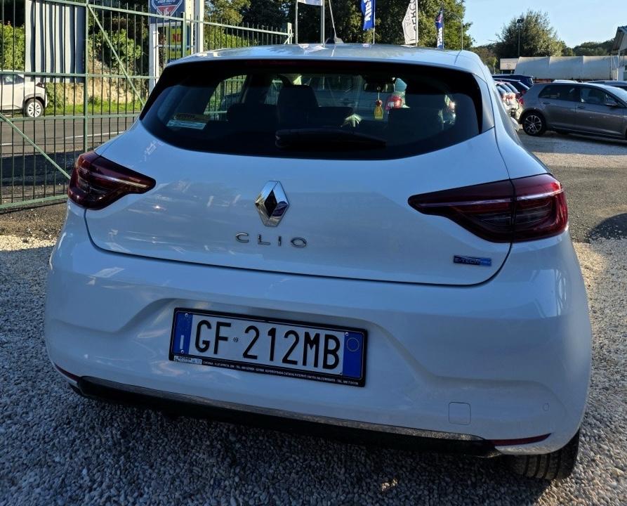 
								RENAULT CLIO E-TECH FULL HYBRID full									