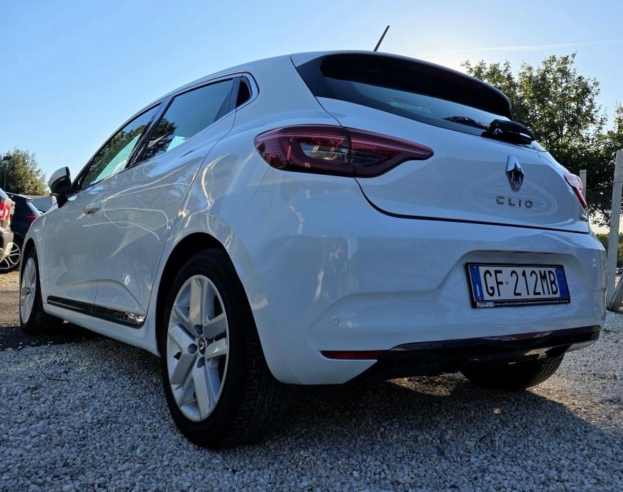 
								RENAULT CLIO E-TECH FULL HYBRID full									