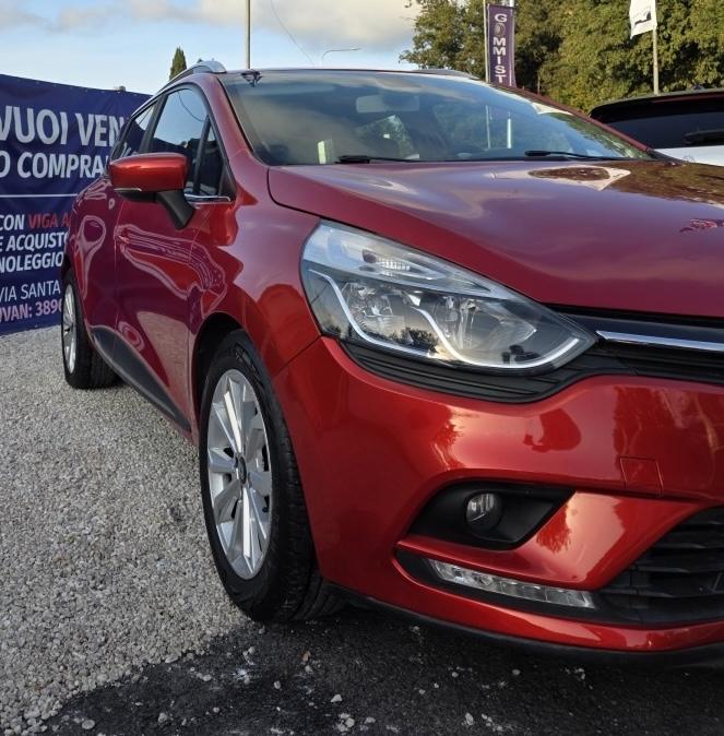 
								RENAULT CLIO SPORTER full									