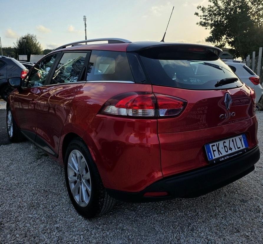 
								RENAULT CLIO SPORTER full									