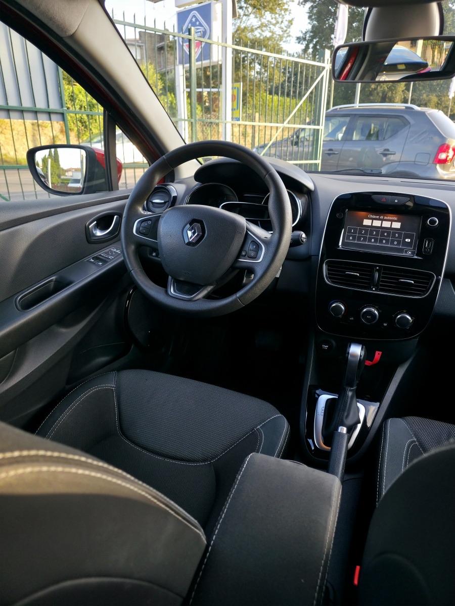 
								RENAULT CLIO SPORTER full									