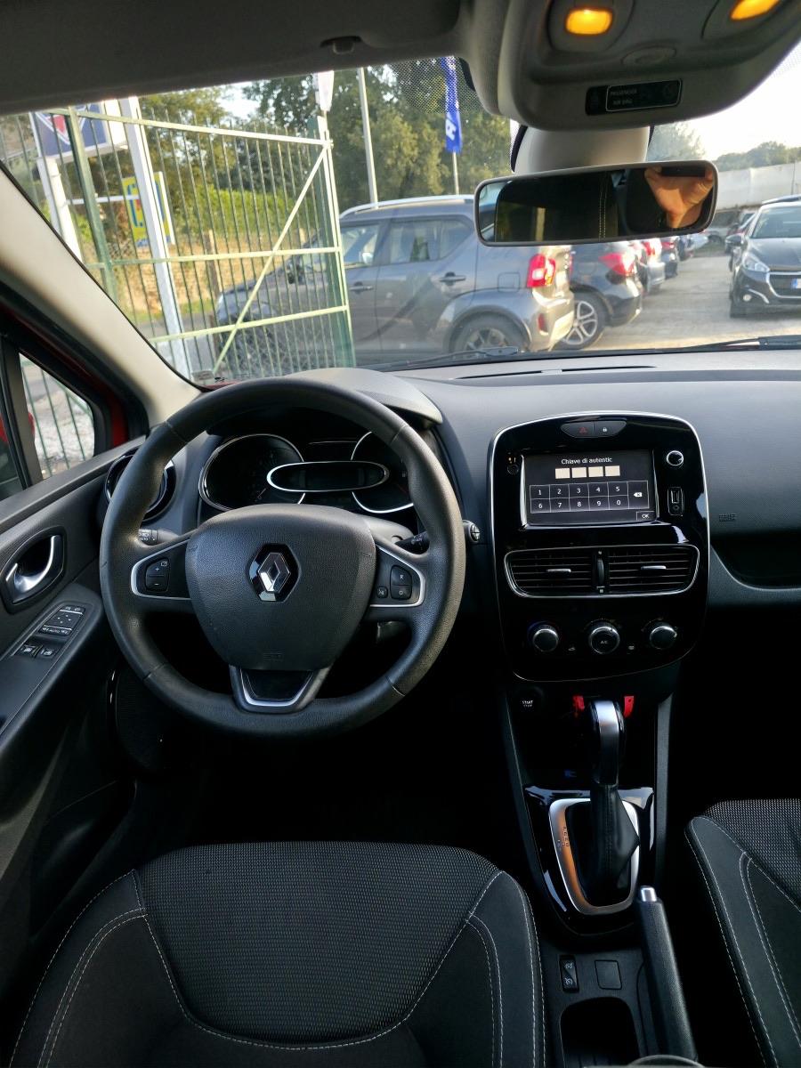 
								RENAULT CLIO SPORTER full									