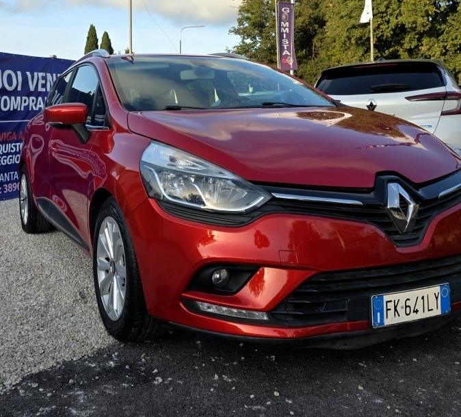 
								RENAULT CLIO SPORTER full									