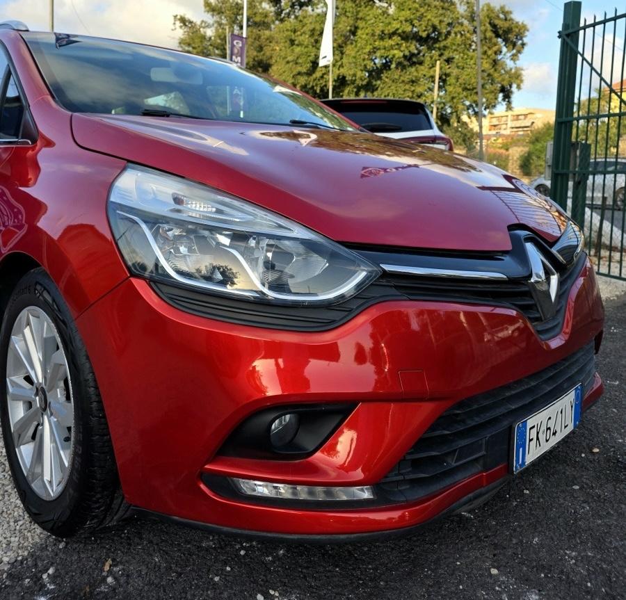 
								RENAULT CLIO SPORTER full									