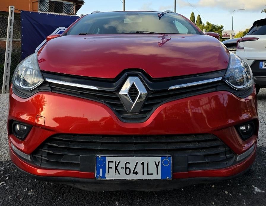 
								RENAULT CLIO SPORTER full									