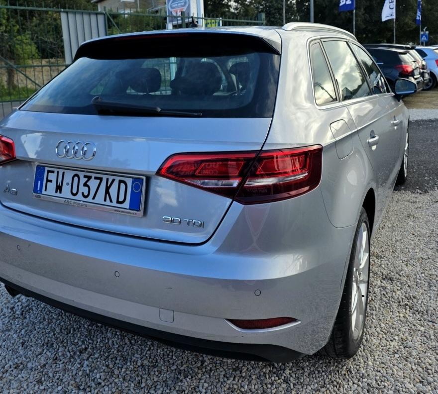 
								AUDI A3 SPORTBACK 30 TDI full									