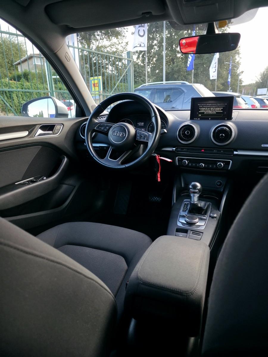 
								AUDI A3 SPORTBACK 30 TDI full									