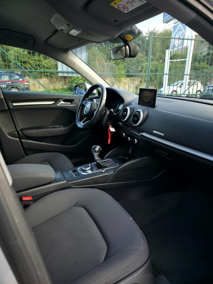 
								AUDI A3 SPORTBACK 30 TDI full									
