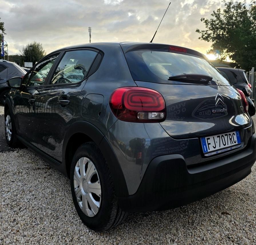 
								CITROËN C3 1.2 PURETECH full									