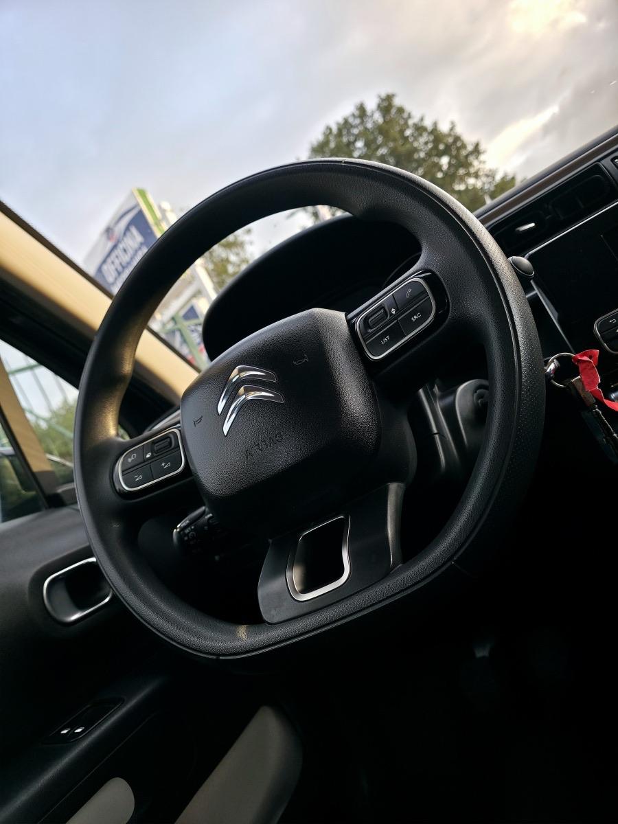 
								CITROËN C3 1.2 PURETECH full									