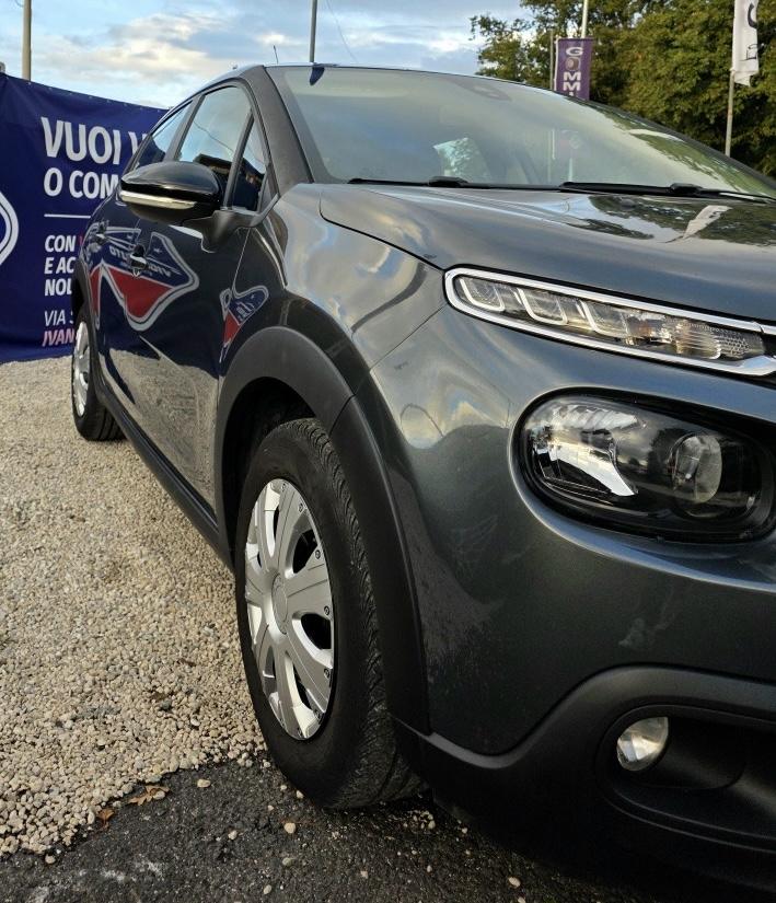 
								CITROËN C3 1.2 PURETECH full									