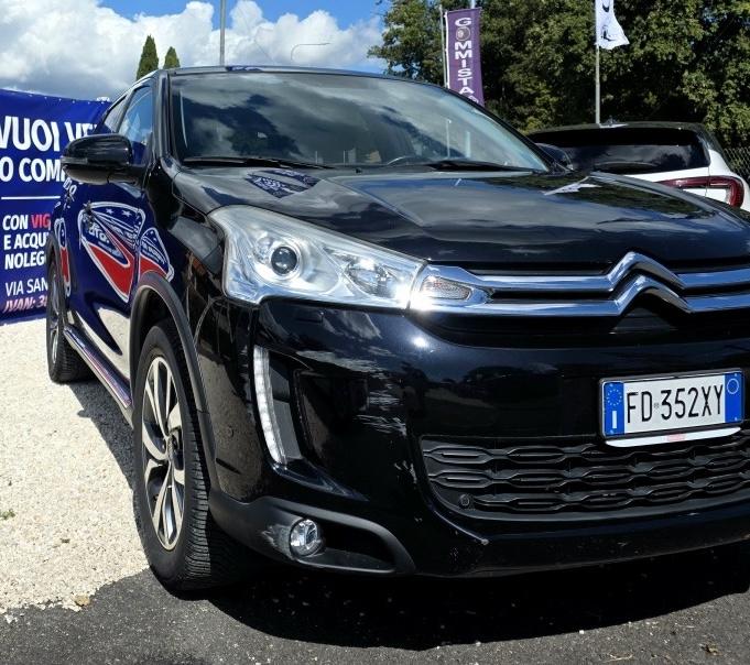 
								CITROËN C4 AIRCROSS full									