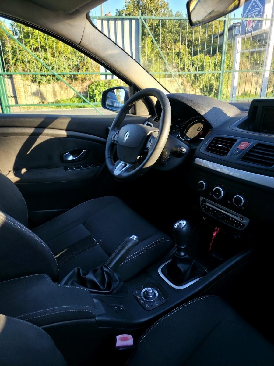
								RENAULT MÉGANE SPORTOUR full									