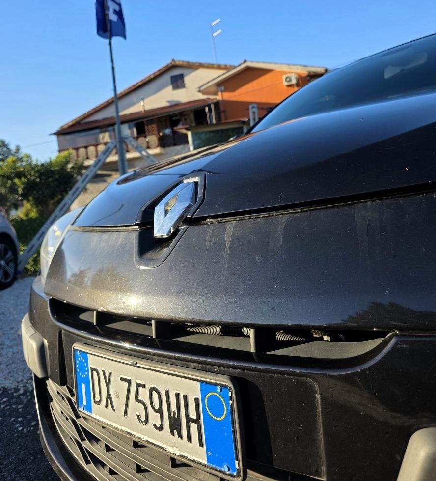 
								RENAULT MÉGANE SPORTOUR full									