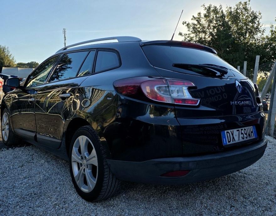 
								RENAULT MÉGANE SPORTOUR full									