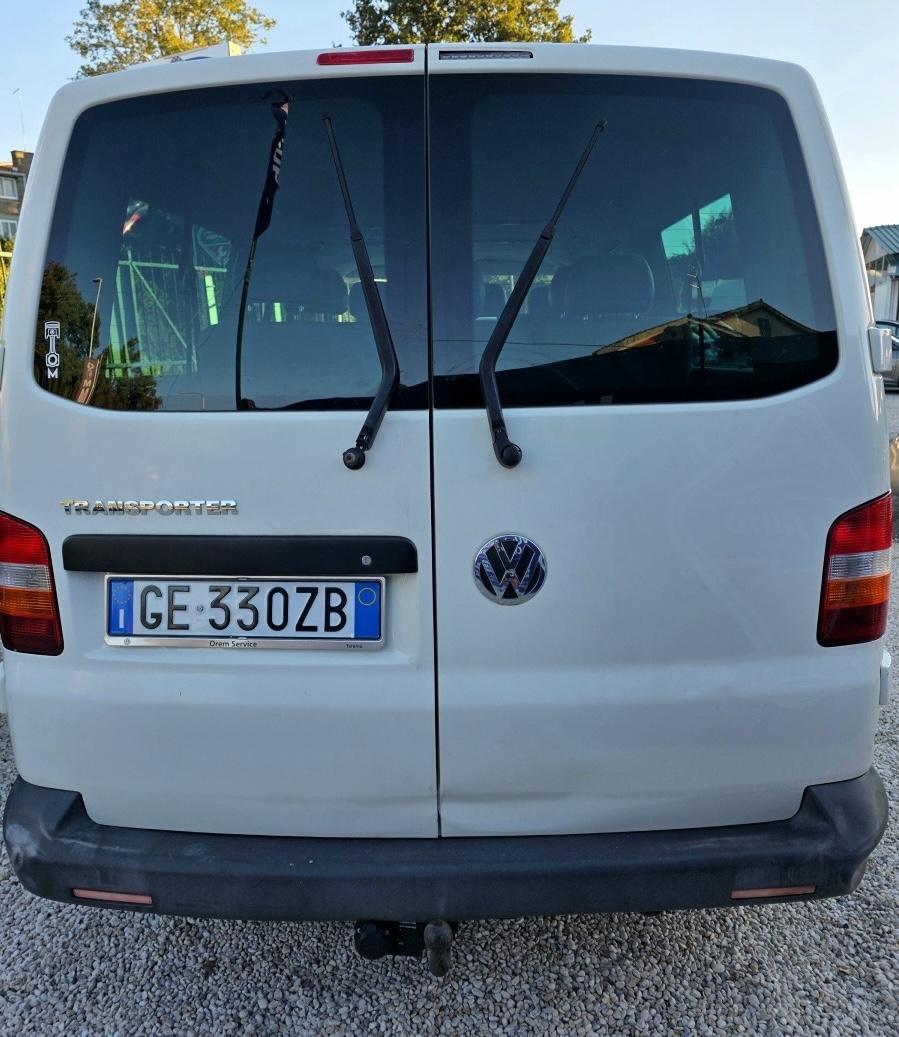 
								VOLKSWAGEN TRANSPORTER T5 full									