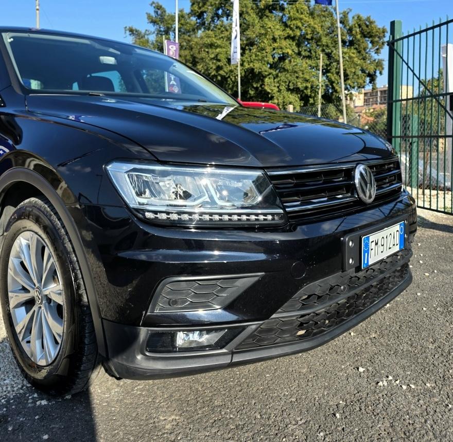 
								Volkswagen Tiguan 2.0 TDI Advanced 4MOTION full									