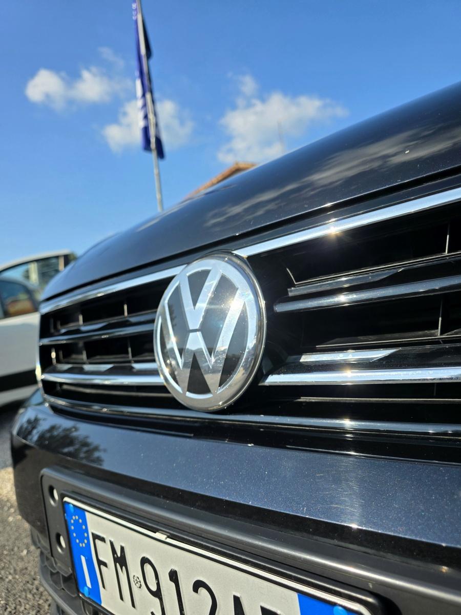 
								Volkswagen Tiguan 2.0 TDI Advanced 4MOTION full									