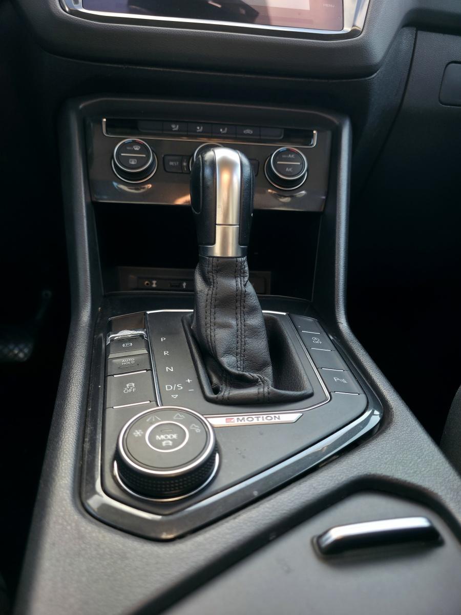 
								Volkswagen Tiguan 2.0 TDI Advanced 4MOTION full									