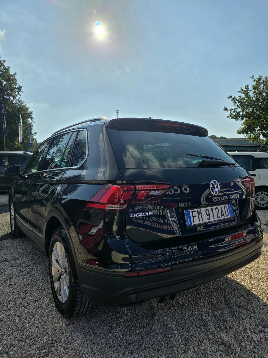 
								Volkswagen Tiguan 2.0 TDI Advanced 4MOTION full									